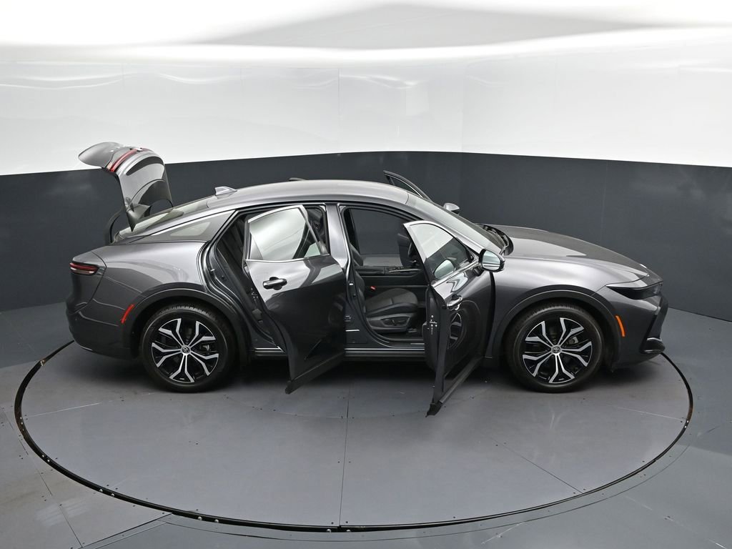 Used 2023 Toyota Crown XLE AWD/4WD image 51