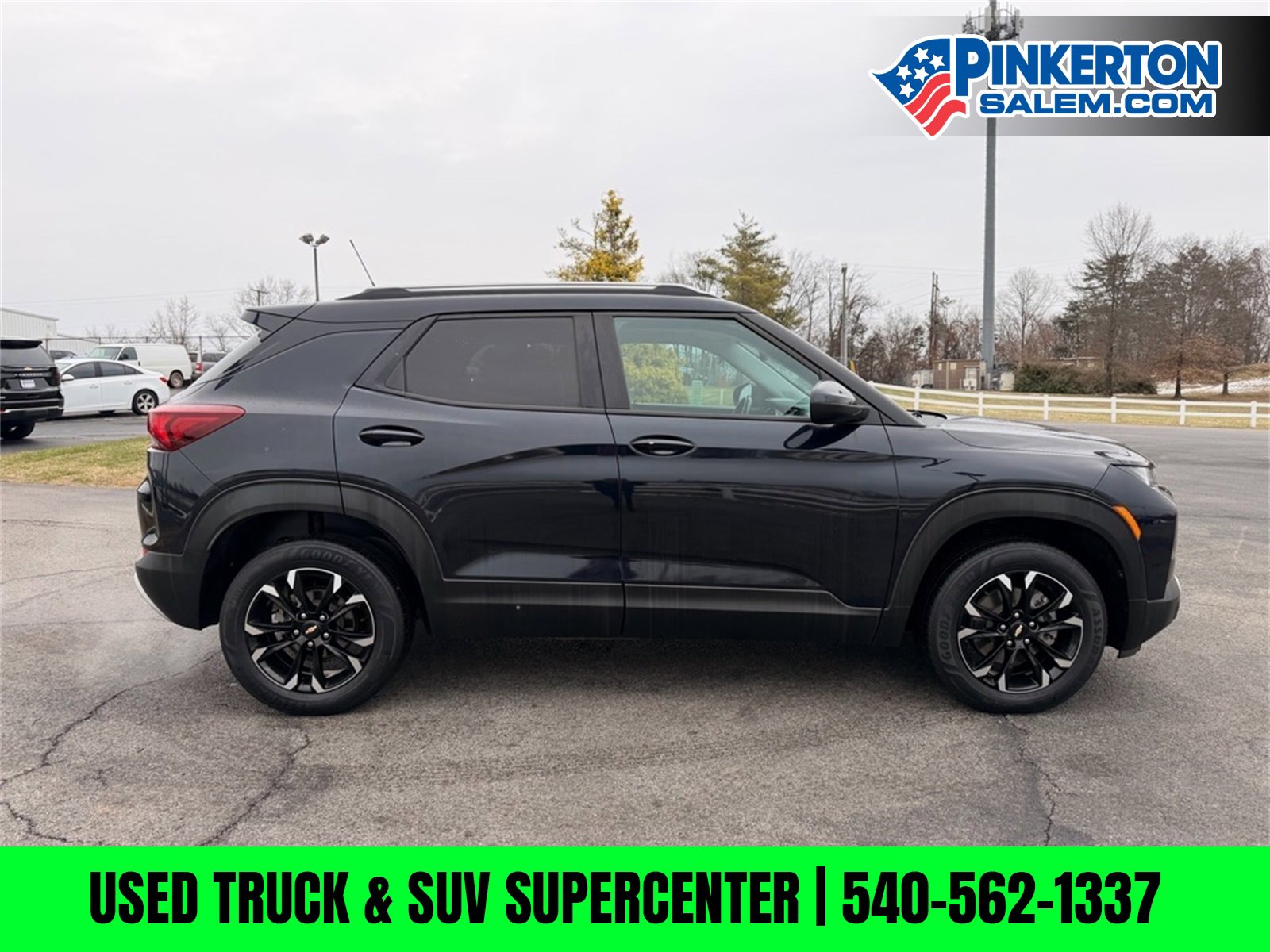 Used 2021 Chevrolet TrailBlazer LT w/ Sun and Liftgate Package image 2