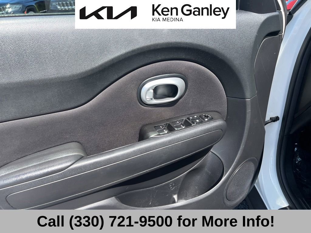 Used 2015 Kia Soul FWD image 26