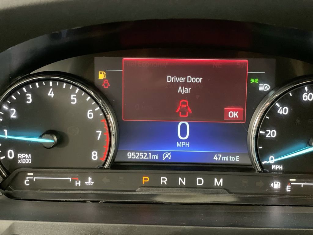 Used 2020 Ford Explorer XLT image 12