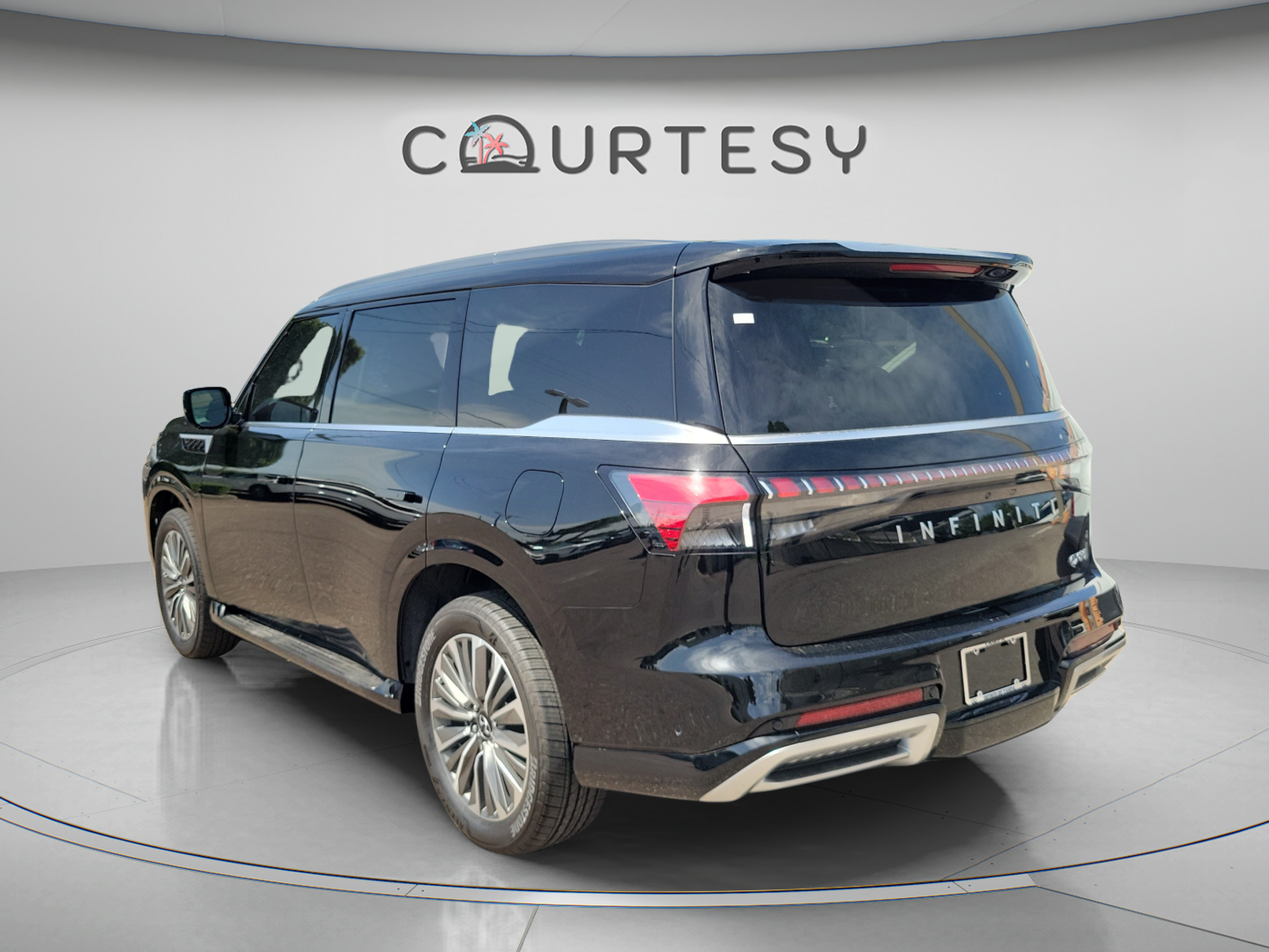 New 2027 INFINITI QX80 Luxe w/ Cargo Package RWD image 2