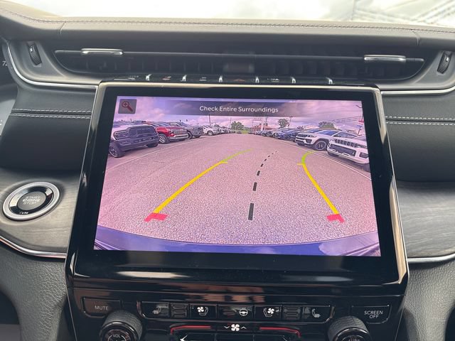Used 2023 Jeep Grand Cherokee Overland AWD/4WD image 17