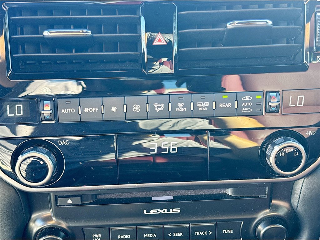 Used 2023 Lexus GX 460 Premium image 17