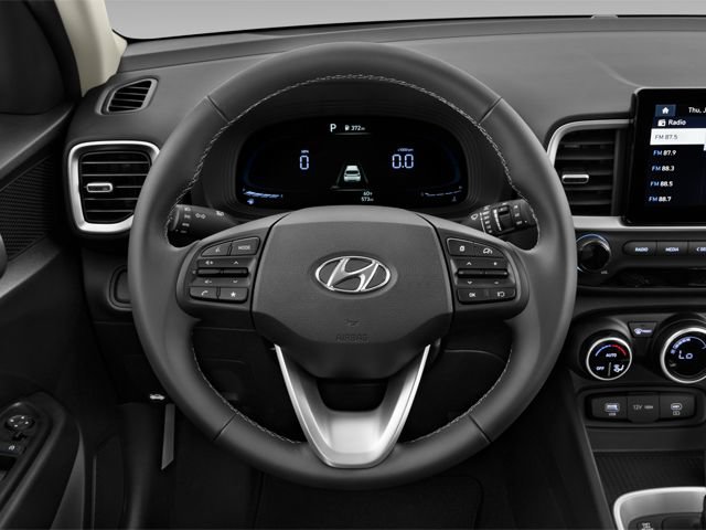 Used 2025 Hyundai Venue SEL FWD image 8