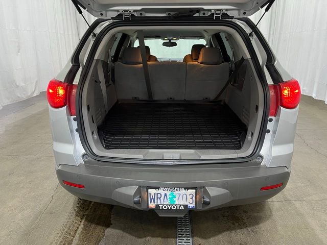 Used 2010 Chevrolet Traverse LT w/ LPO, 'HIT The Road' Package image 12