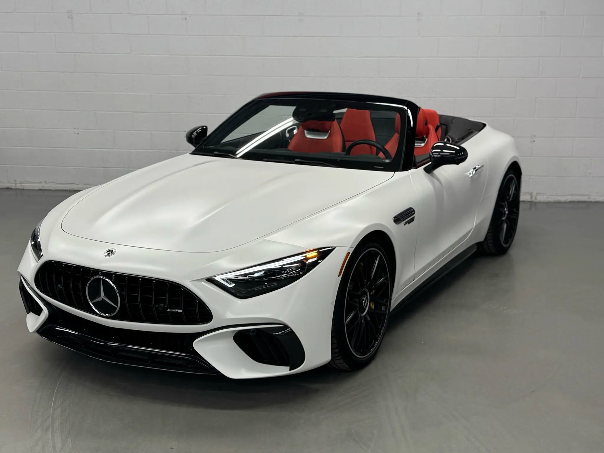 Used 2022 Mercedes-Benz SL 63 AMG SL 63 Touring Roadster 2D image 3