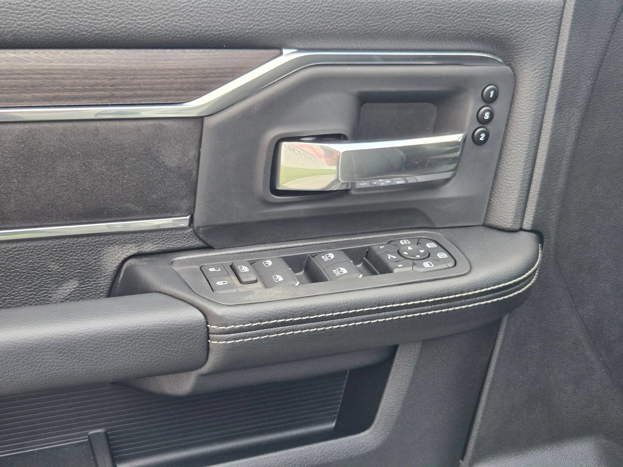 New 2026 RAM 2500 Laramie w/ Night Edition AWD/4WD image 20