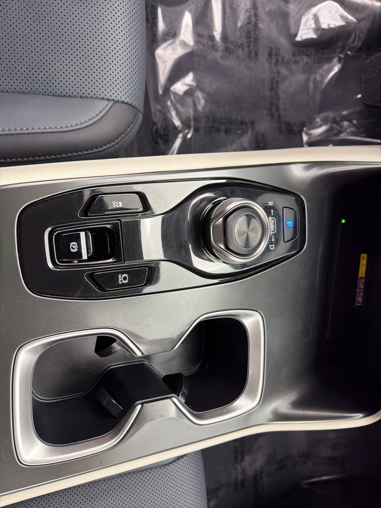 Used 2025 Lexus RZ 450e w/ Technology Package image 16