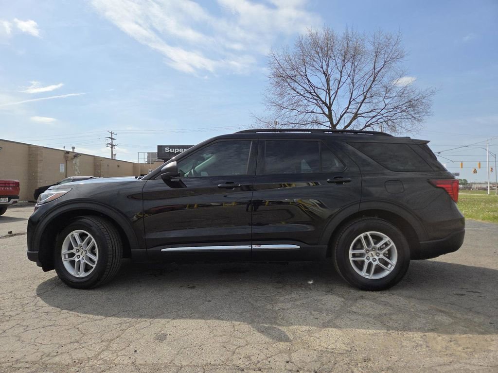 Used 2025 Ford Explorer Active RWD image 17