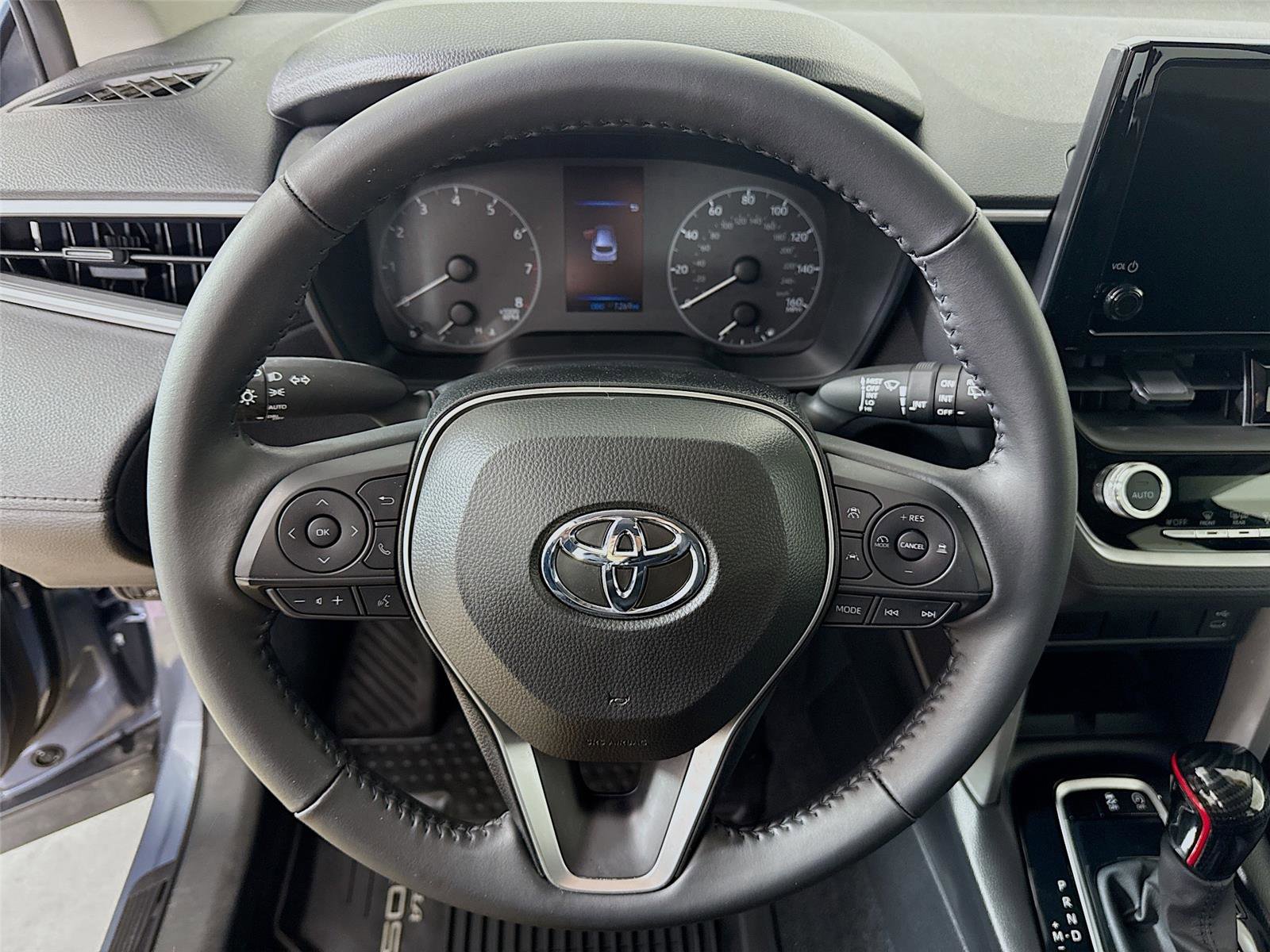 Used 2024 Toyota Corolla Cross LE image 17