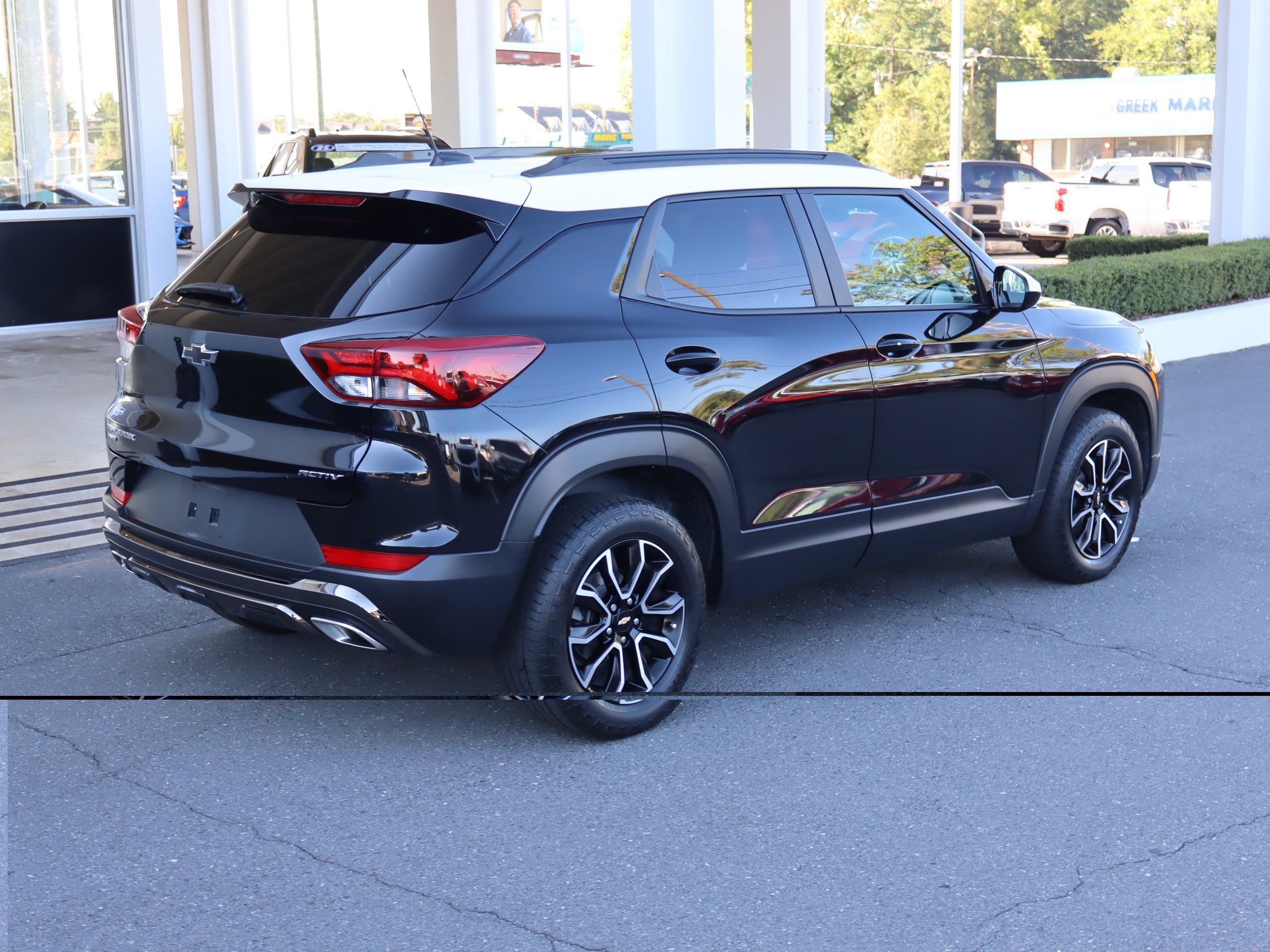 Used 2023 Chevrolet TrailBlazer ACTIV w/ Sun and Liftgate Package AWD/4WD image 10