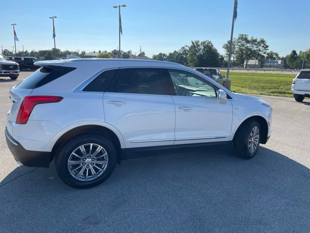 Used 2017 Cadillac XT5 Luxury w/ Driver Awareness Package AWD/4WD image 12