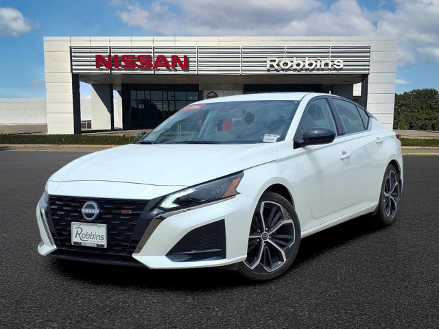 Certified 2025 Nissan Altima 2.5 SR w/ SR Premium Package FWD image 1