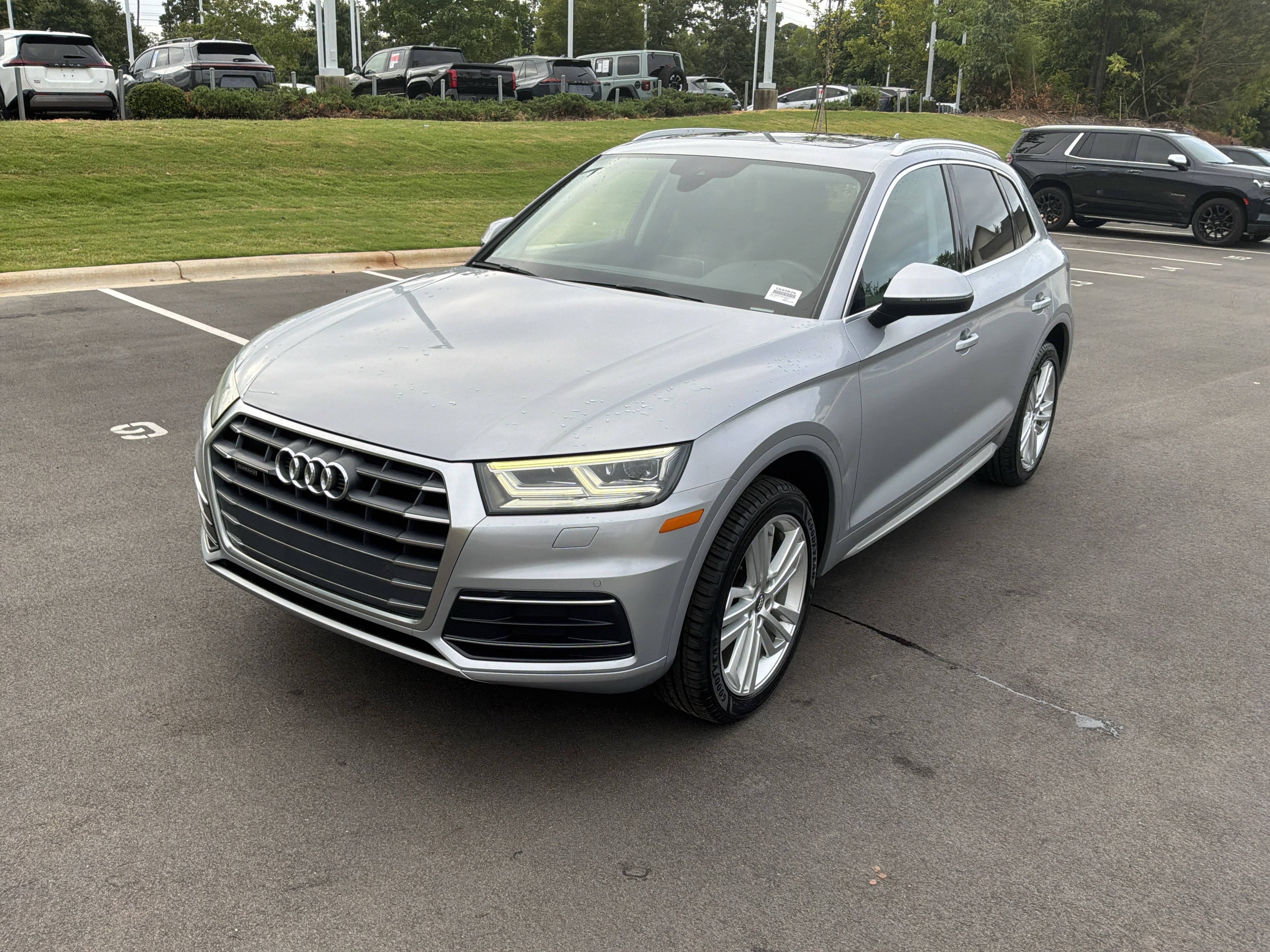Used 2019 Audi Q5 2.0T Premium Plus w/ Premium Plus Package AWD/4WD image 6