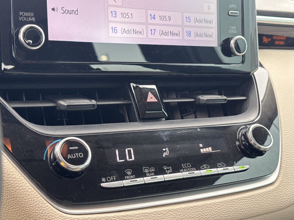 Used 2020 Toyota Corolla LE FWD image 21
