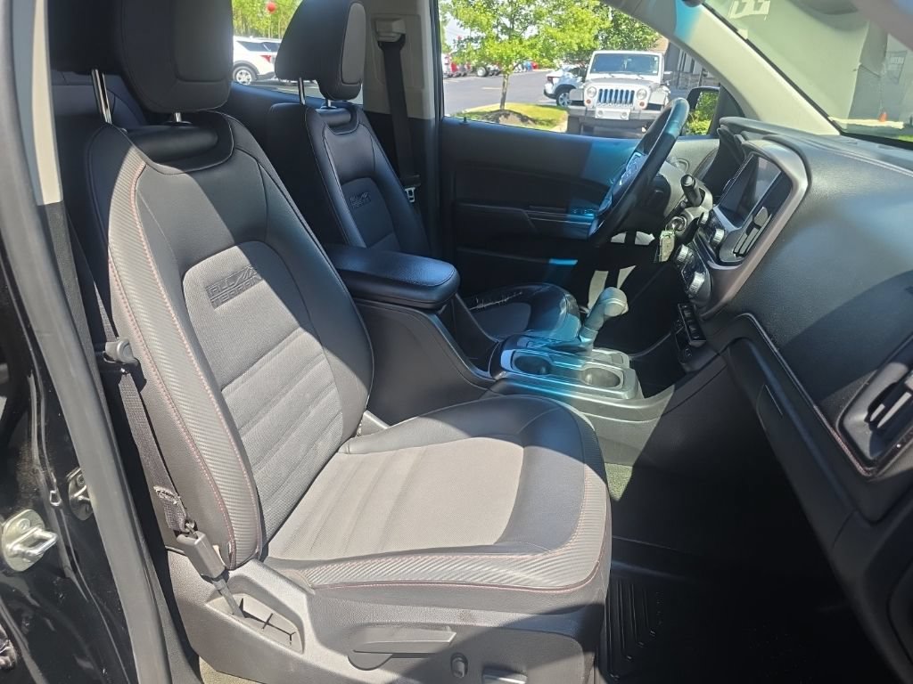 Used 2015 GMC Canyon SLE w/ All-Terrain Package AWD/4WD image 36