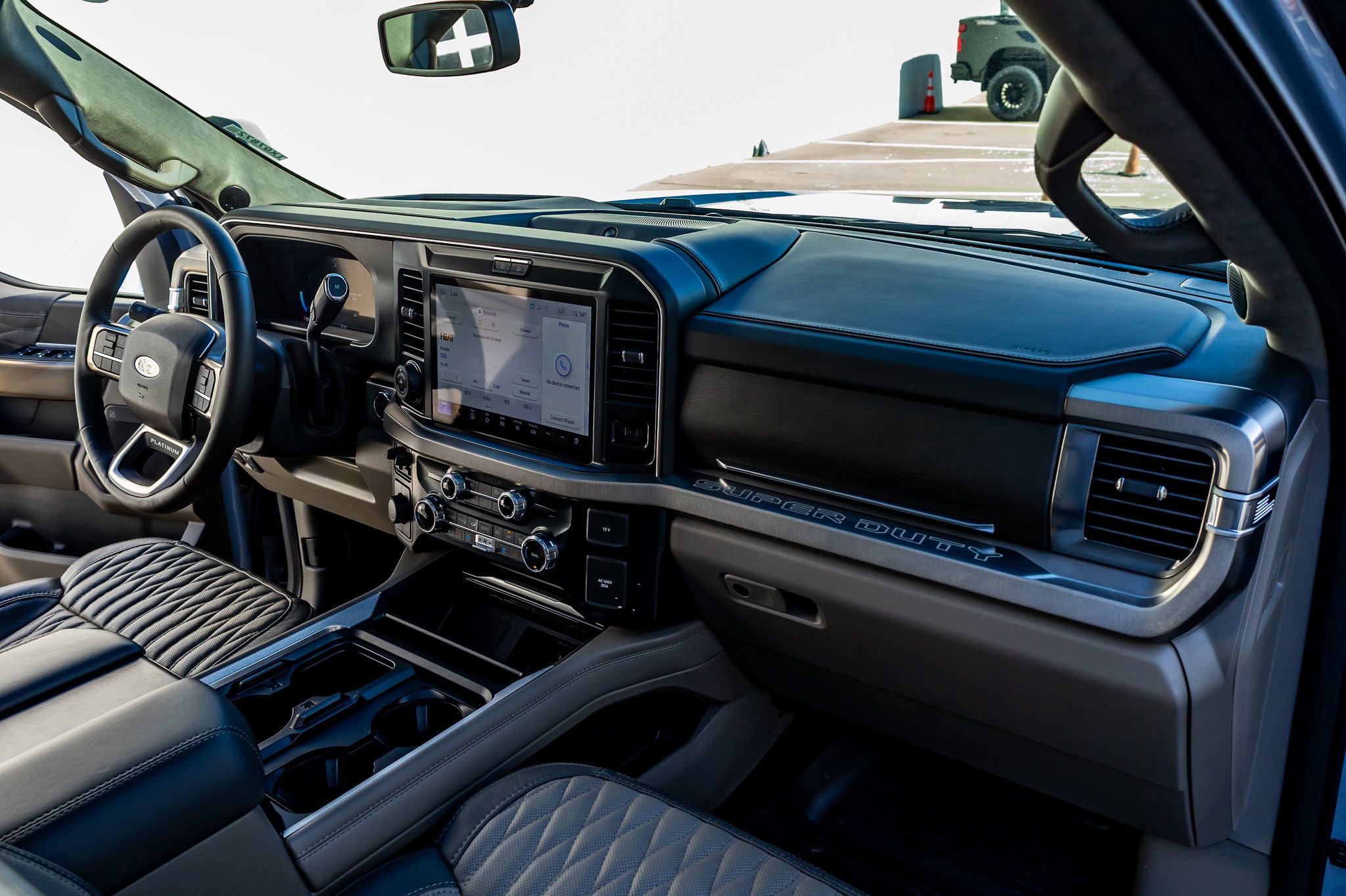 Used 2026 Ford F450 Platinum w/ Platinum Plus Package image 18