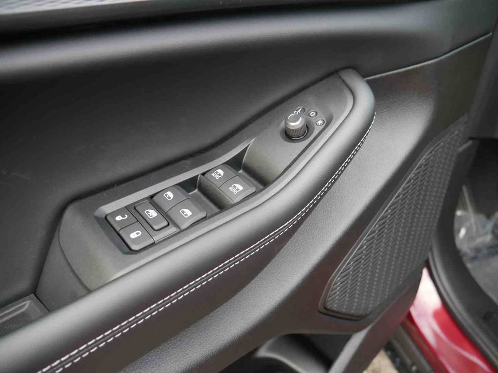 New 2025 Jeep Grand Cherokee Altitude image 26