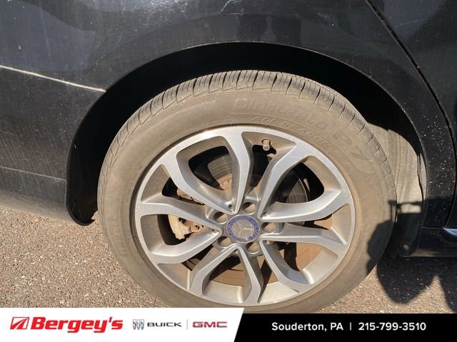 Used 2016 Mercedes-Benz C 300 4MATIC Sedan image 5