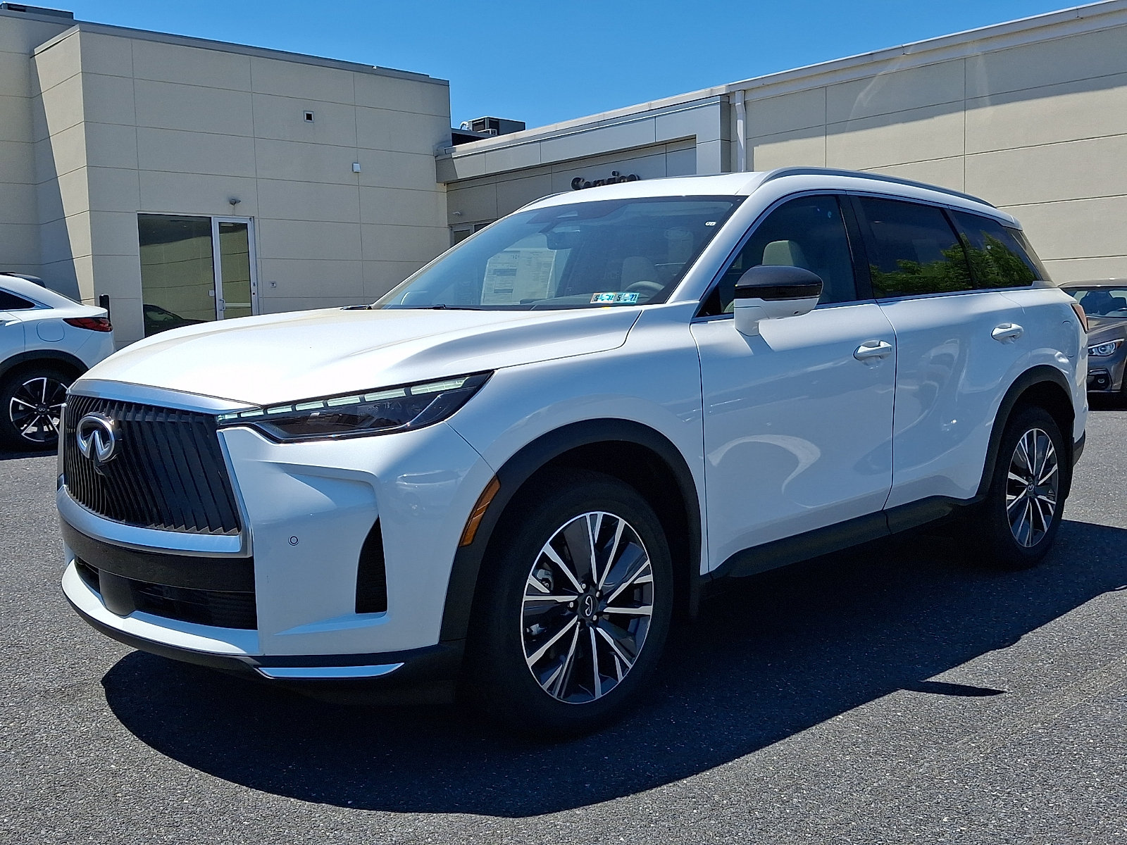 New 2027 INFINITI QX60 Luxe w/ Cargo Package AWD/4WD image 2