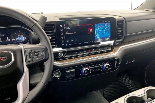 Used 2025 GMC Sierra 1500 Elevation AWD/4WD image 5