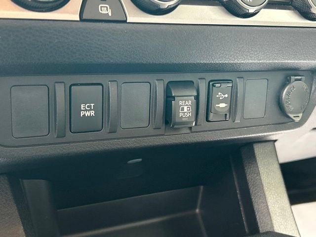 Used 2019 Toyota Tacoma SR5 AWD/4WD image 57