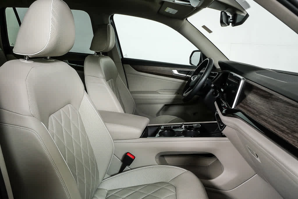 Certified 2025 Volkswagen Atlas SEL Premium R-Line image 25