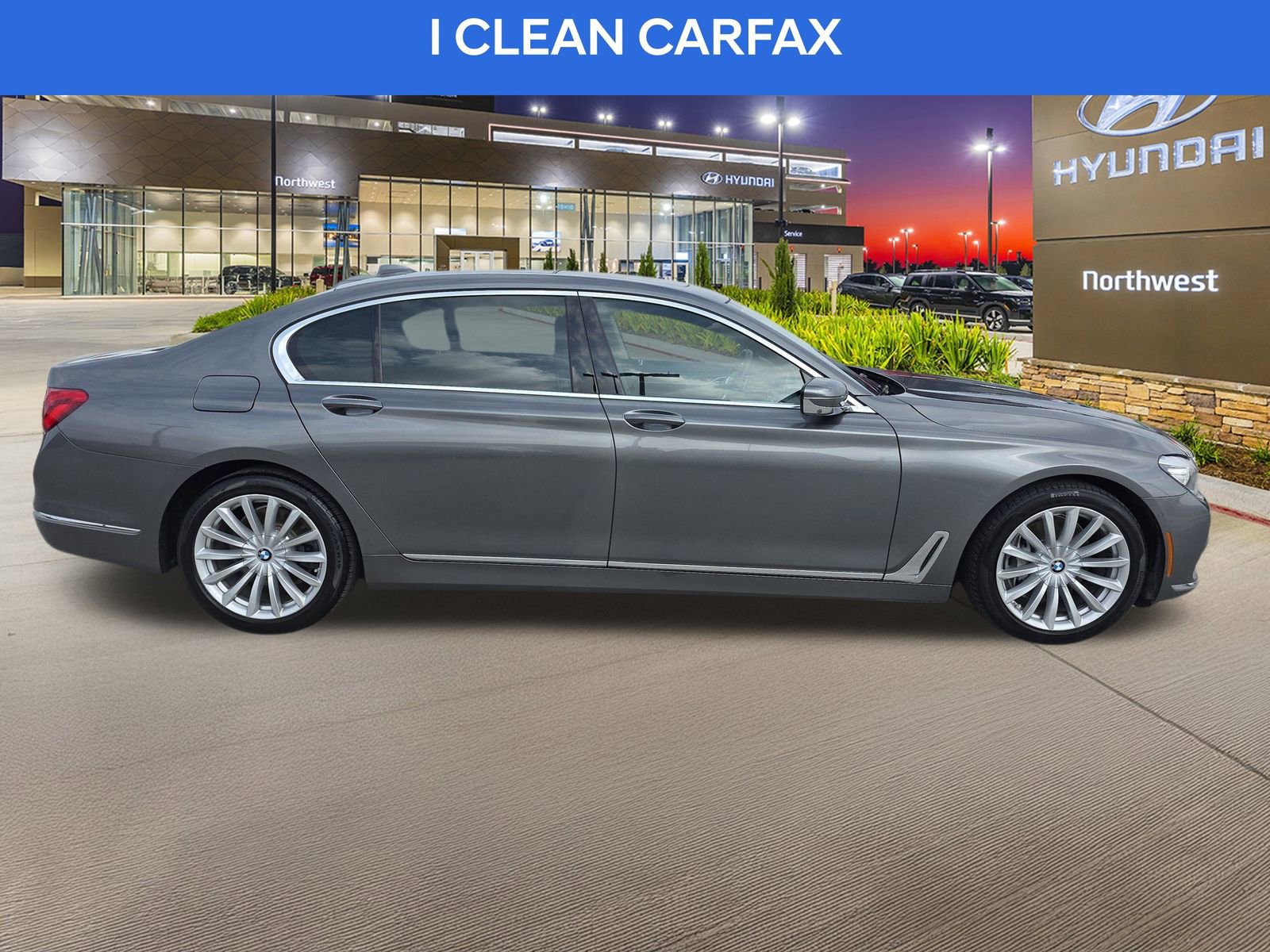 Used 2017 BMW 740i image 6