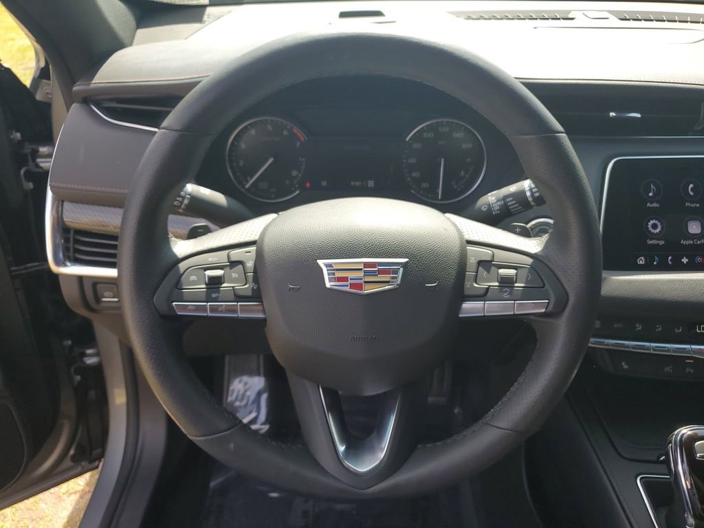 Used 2023 Cadillac XT4 Sport w/ Enhanced Visibility Package AWD/4WD image 33
