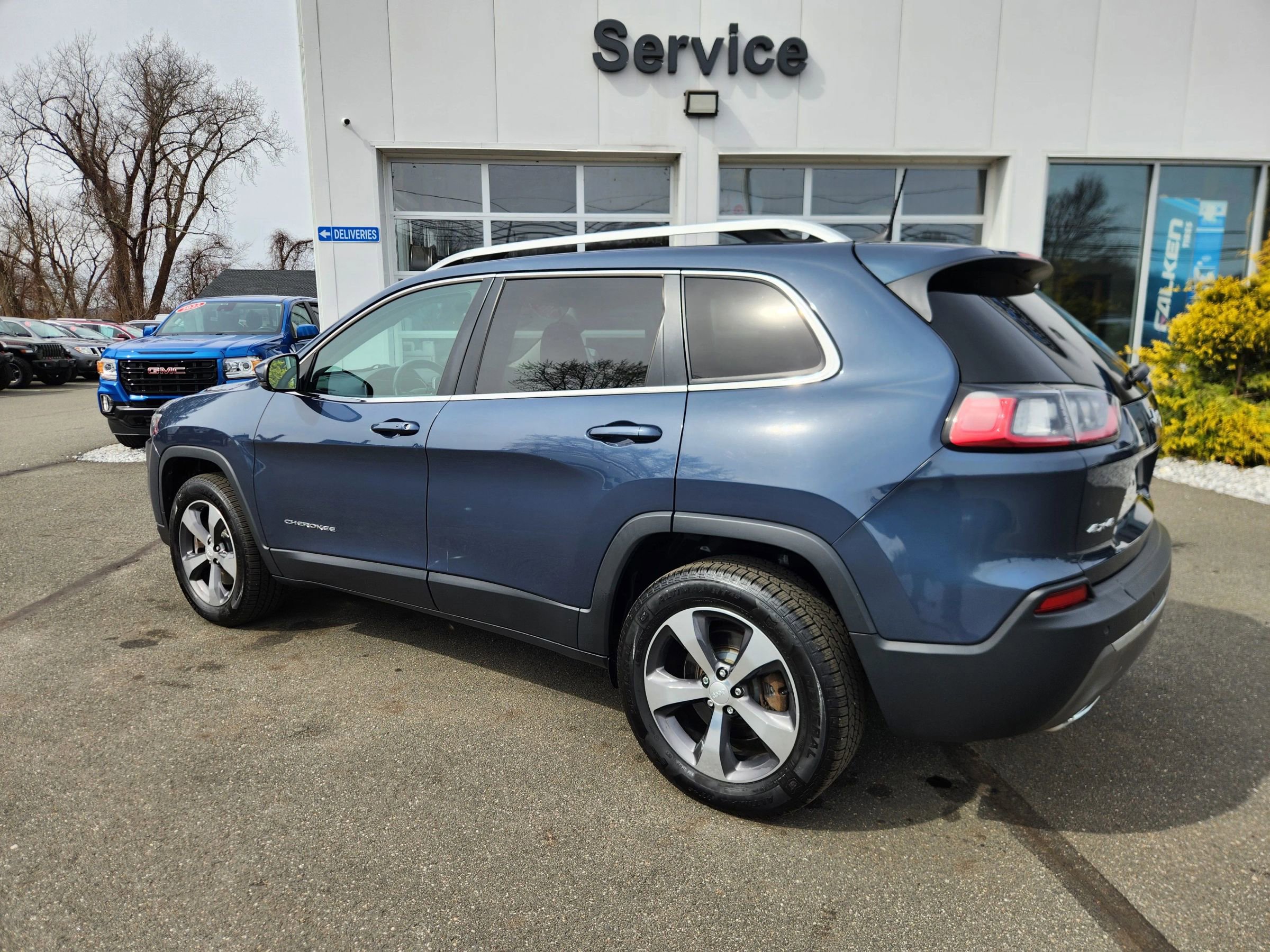 Used 2019 Jeep Cherokee Limited image 12