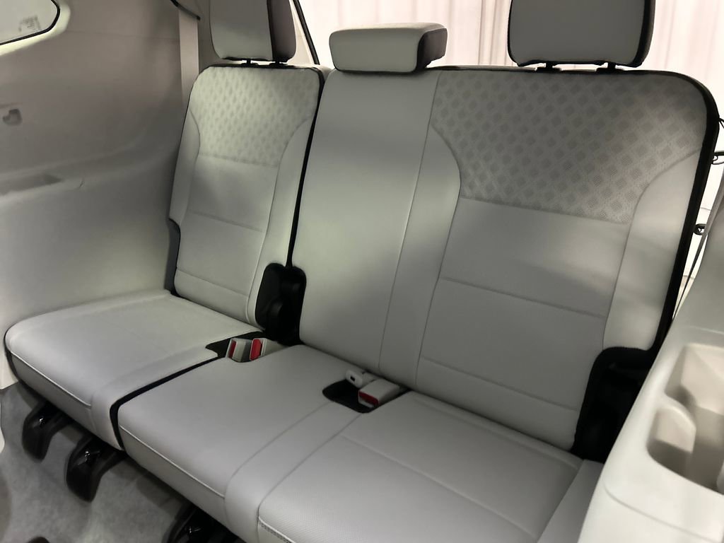 New 2026 GMC Acadia Denali w/ Super Cruise Package image 23