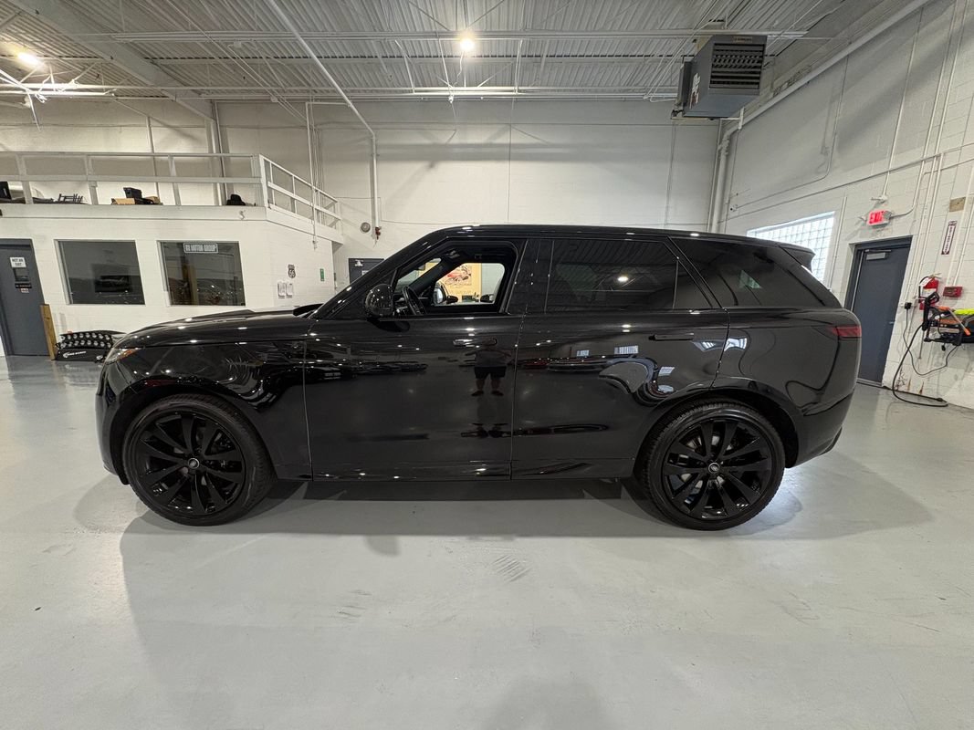 Used 2024 Land Rover Range Rover Sport Dynamic SE AWD/4WD image 4