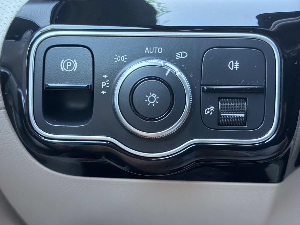 Used 2022 Mercedes-Benz A 220 image 17