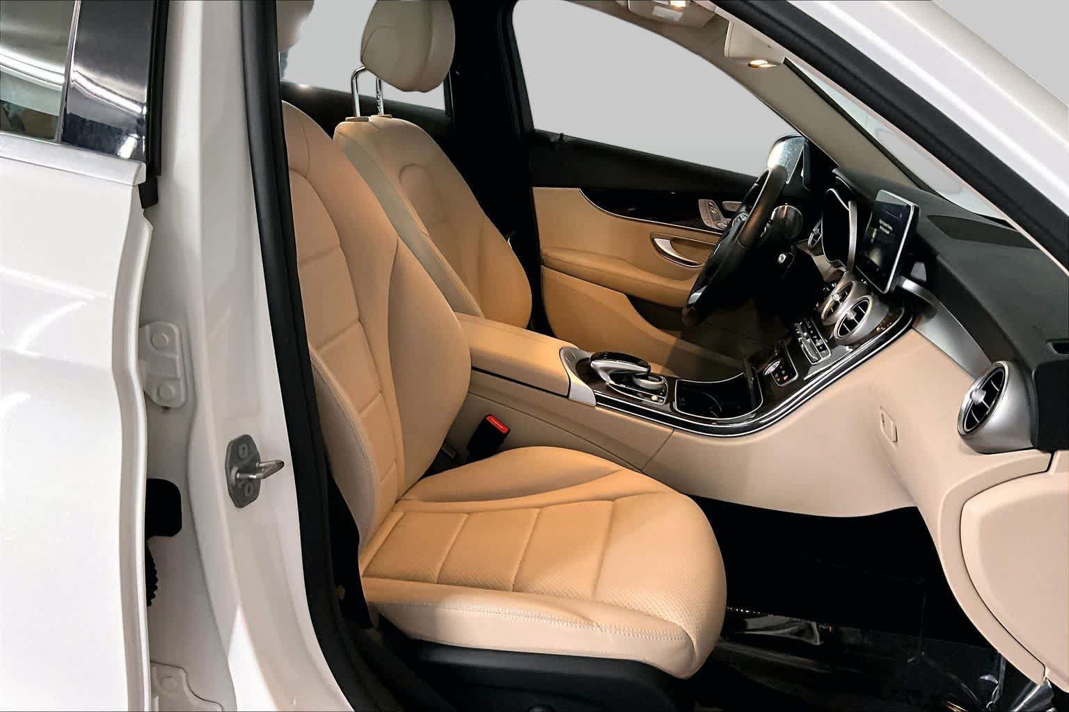 Used 2016 Mercedes-Benz C 300 4MATIC Sedan image 8
