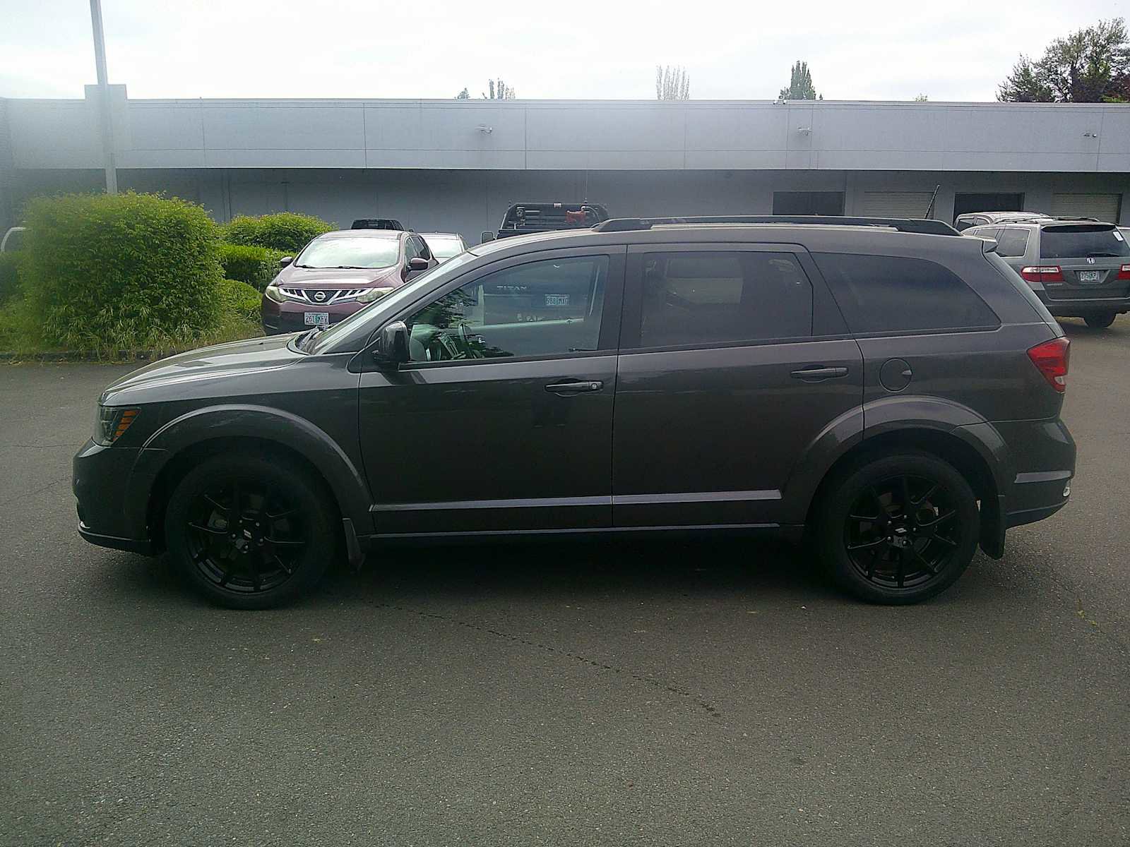 Used 2019 Dodge Journey SE w/ Premium Group FWD image 2