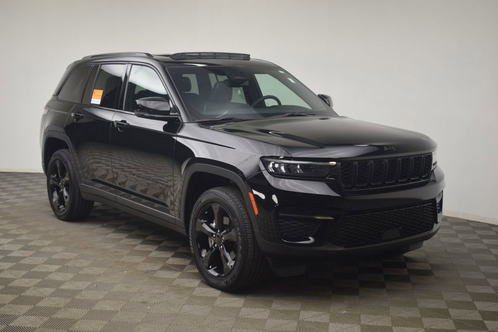 Used 2024 Jeep Grand Cherokee Altitude