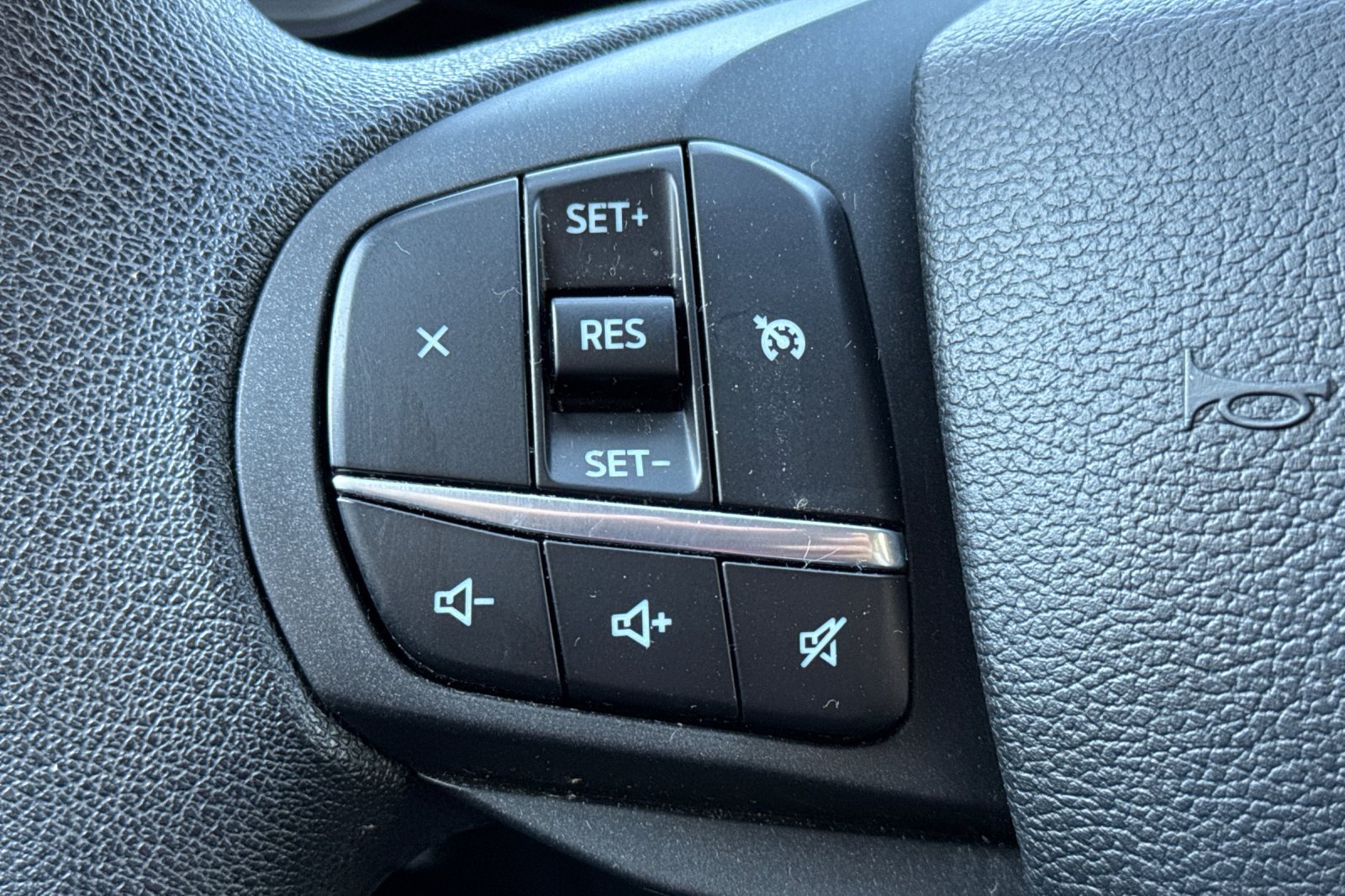 Used 2021 Ford Explorer 2WD image 32
