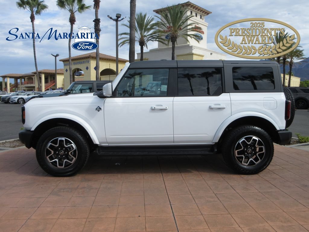 Certified 2025 Ford Bronco Outer Banks AWD/4WD image 1