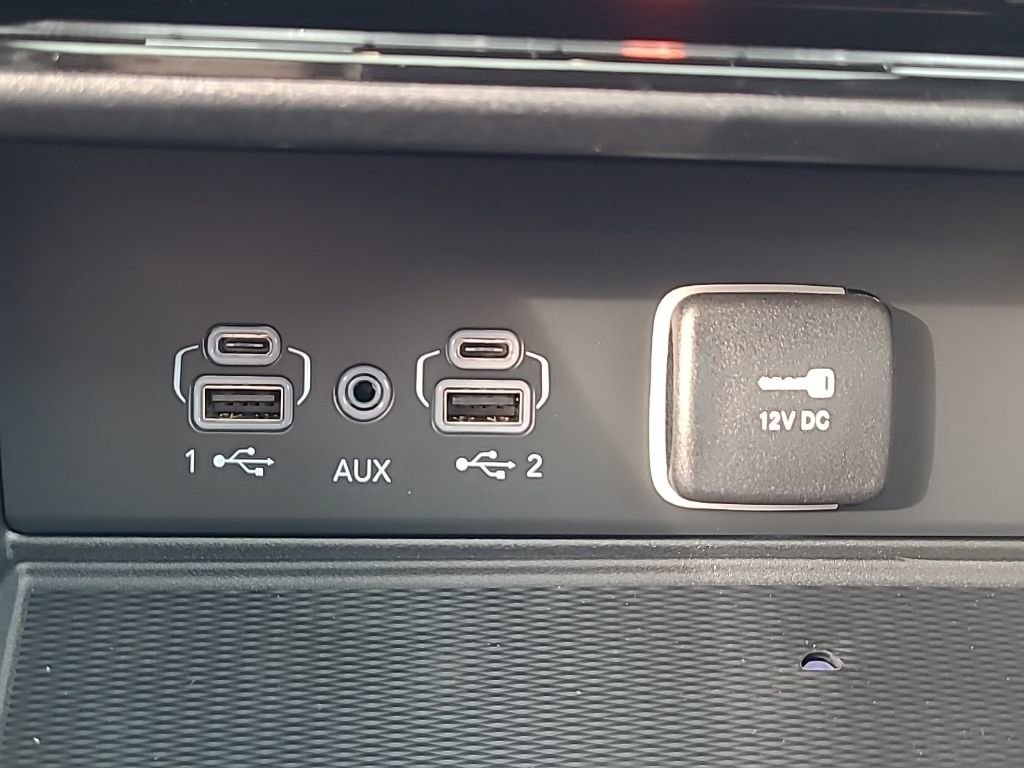 New 2025 Jeep Grand Cherokee Altitude AWD/4WD image 38