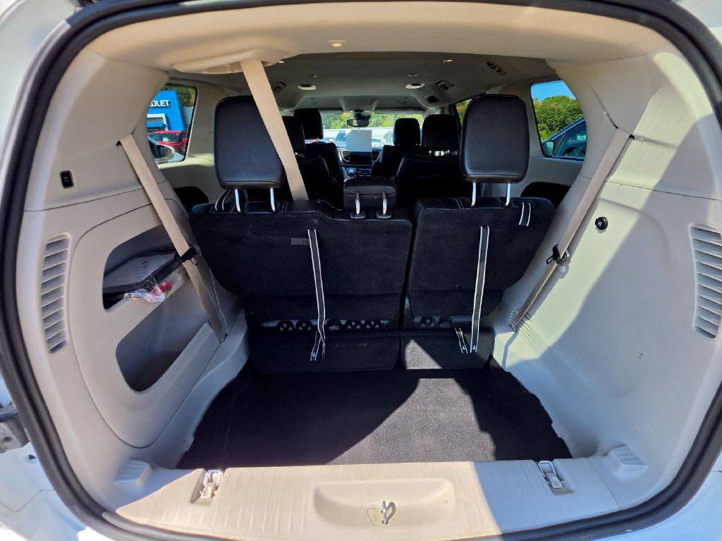 Used 2023 Chrysler Pacifica Touring-L FWD image 30