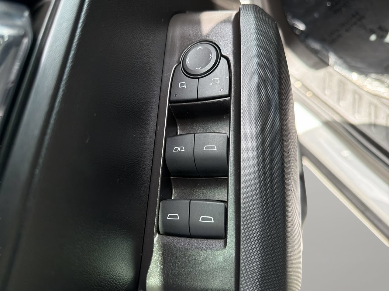 Used 2024 Chevrolet Colorado LT w/ LT Convenience Package RWD image 17