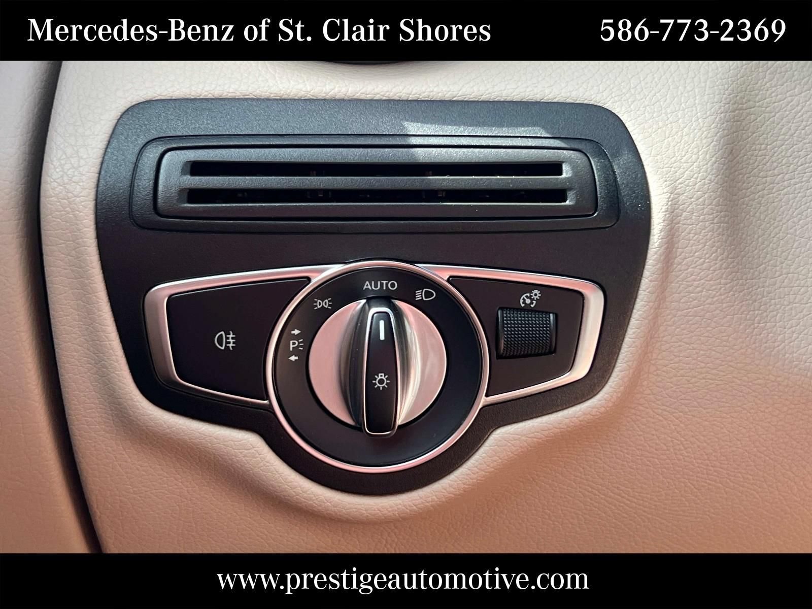 Used 2021 Mercedes-Benz GLC 300 4MATIC image 32