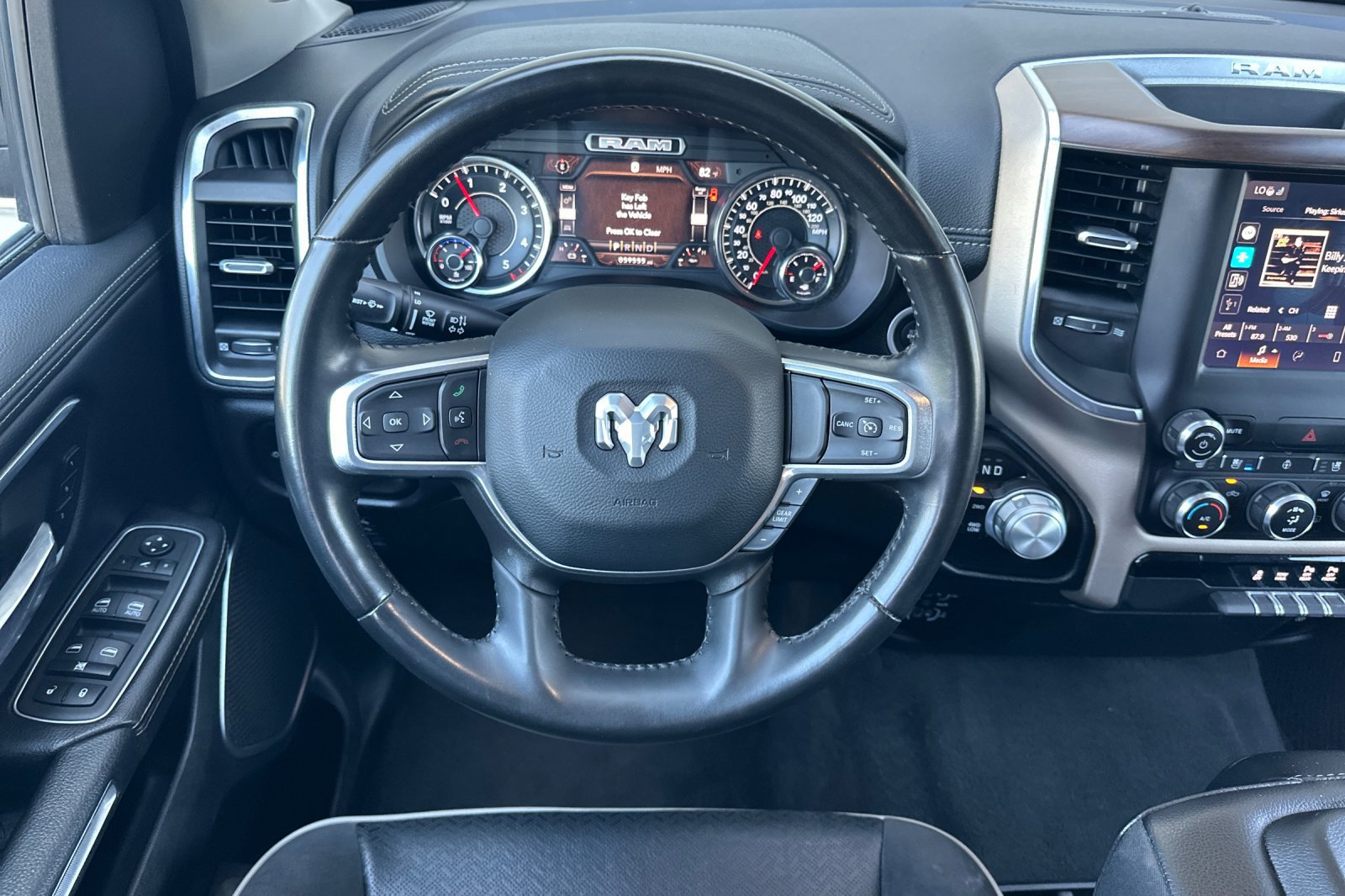 Used 2022 RAM 1500 Laramie AWD/4WD image 14
