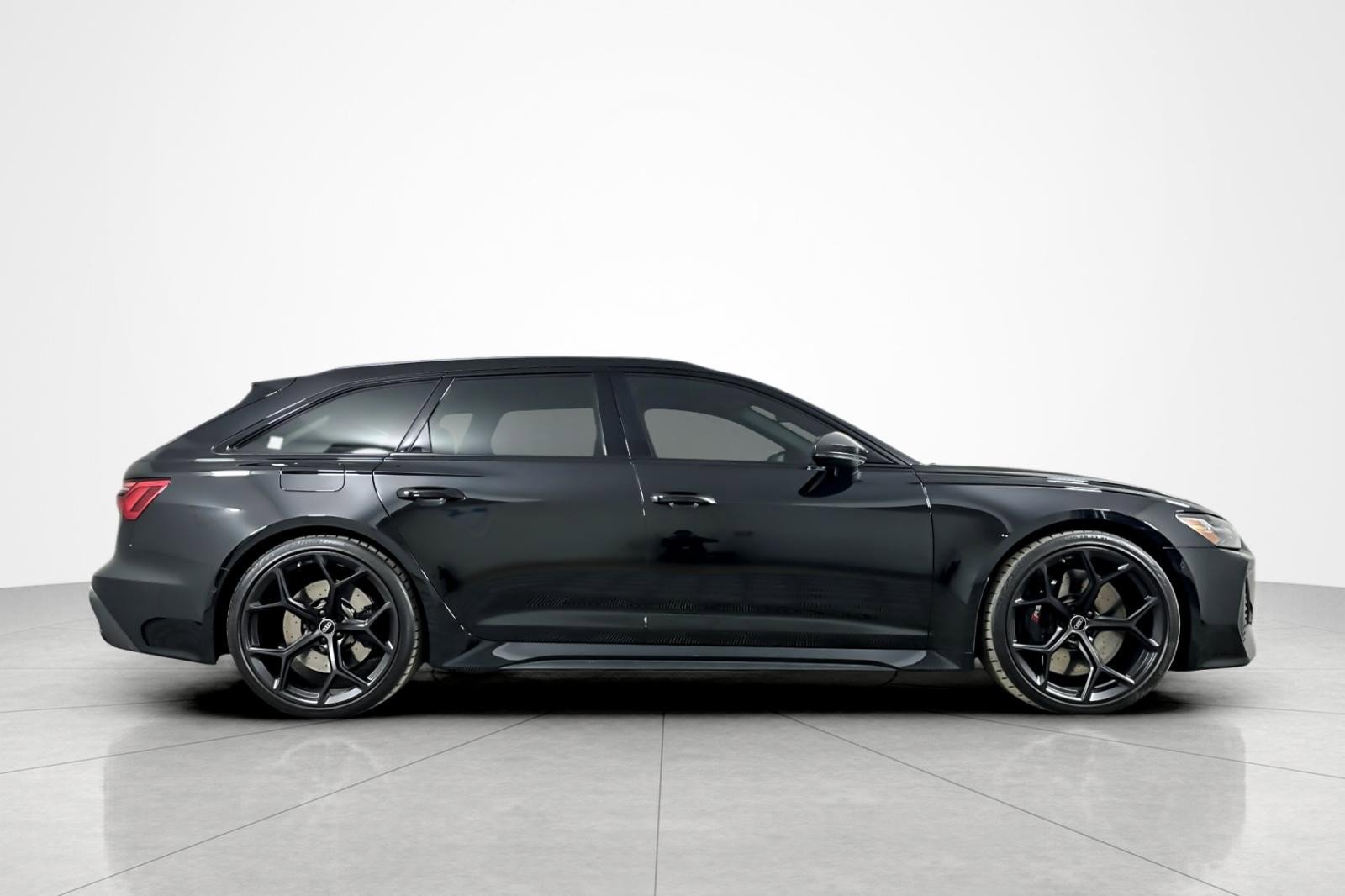 Used 2024 Audi RS 6 performance w/ Matte Carbon Package image 6