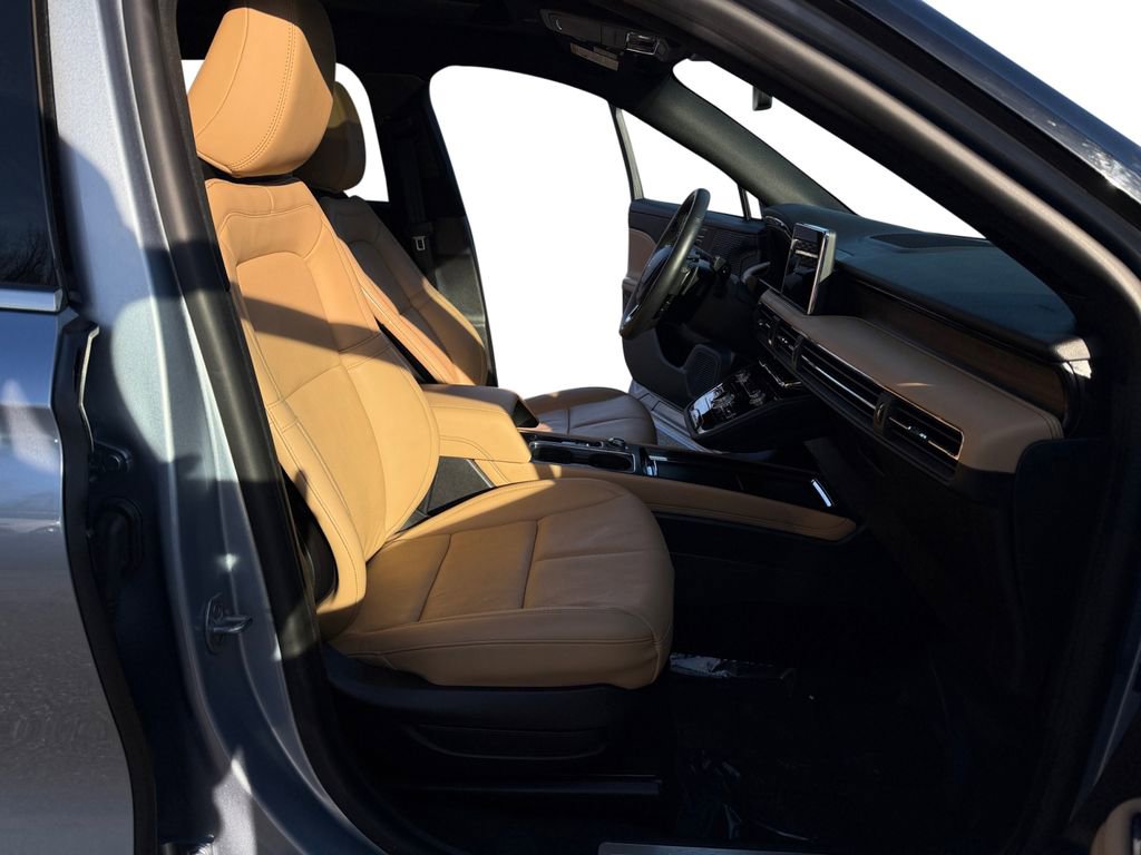 Used 2022 Lincoln Corsair Reserve w/ Sport Package image 15