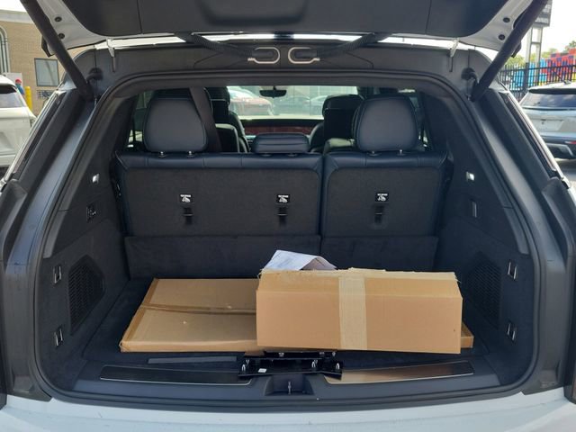 New 2025 Cadillac Escalade IQ Sport 2 w/ LPO, ONYX Package image 27