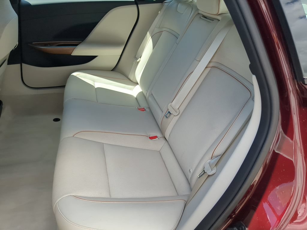 Used 2025 Lucid Air Touring AWD/4WD image 18