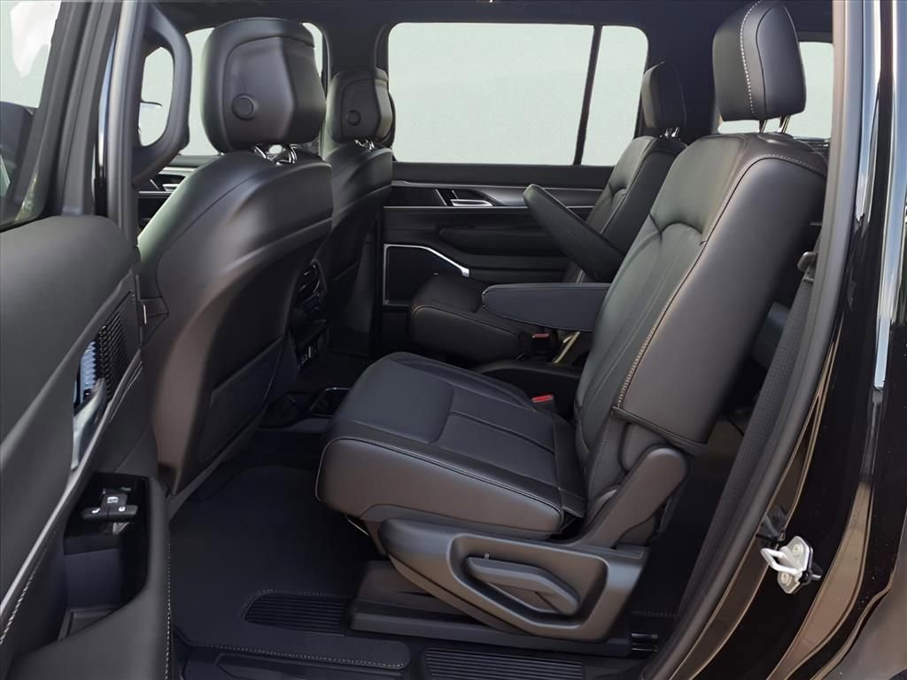 New 2025 Jeep Wagoneer Series II AWD/4WD image 9