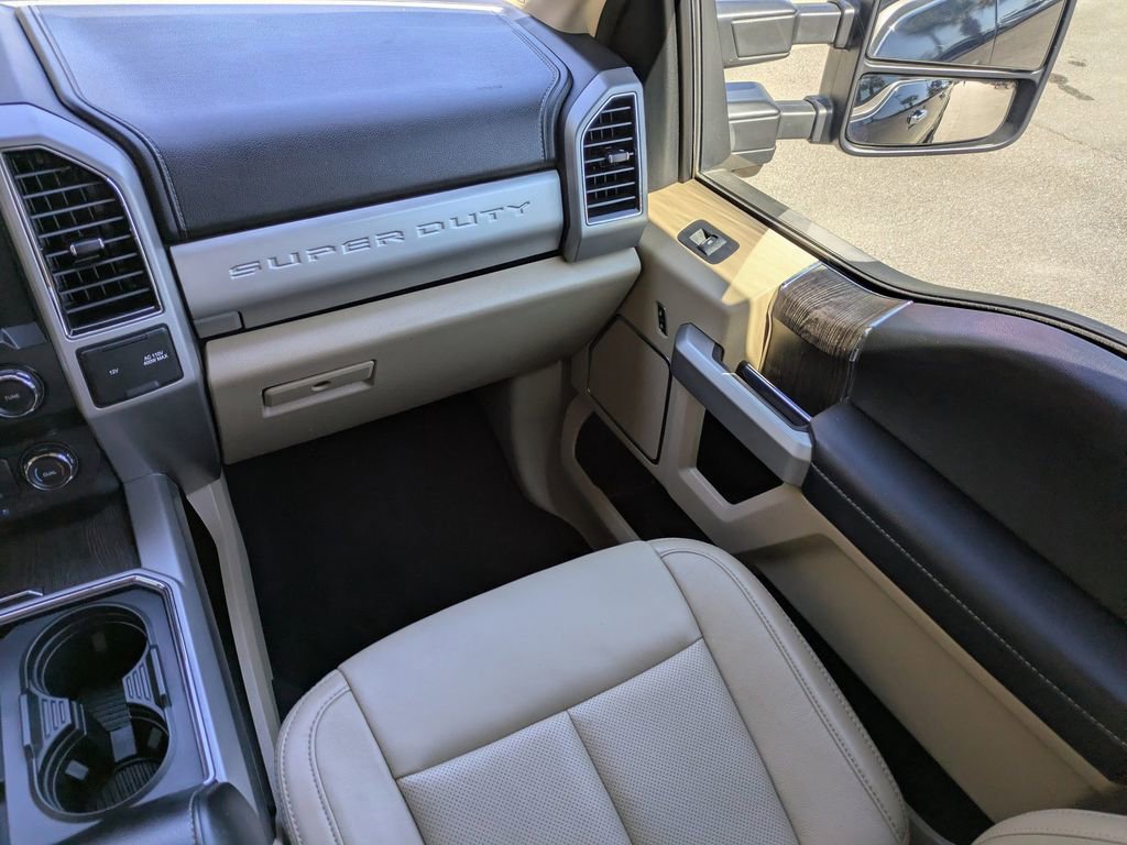 Used 2020 Ford F250 Lariat w/ Chrome Package image 17