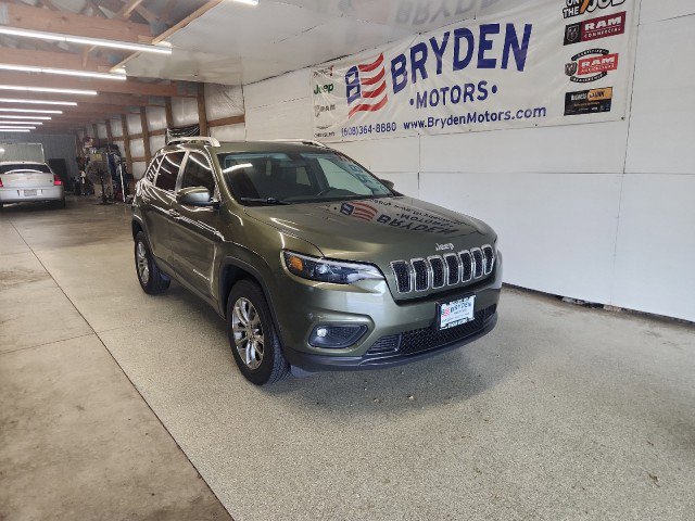 Used 2019 Jeep Cherokee Latitude Plus w/ Cold Weather Group image 2